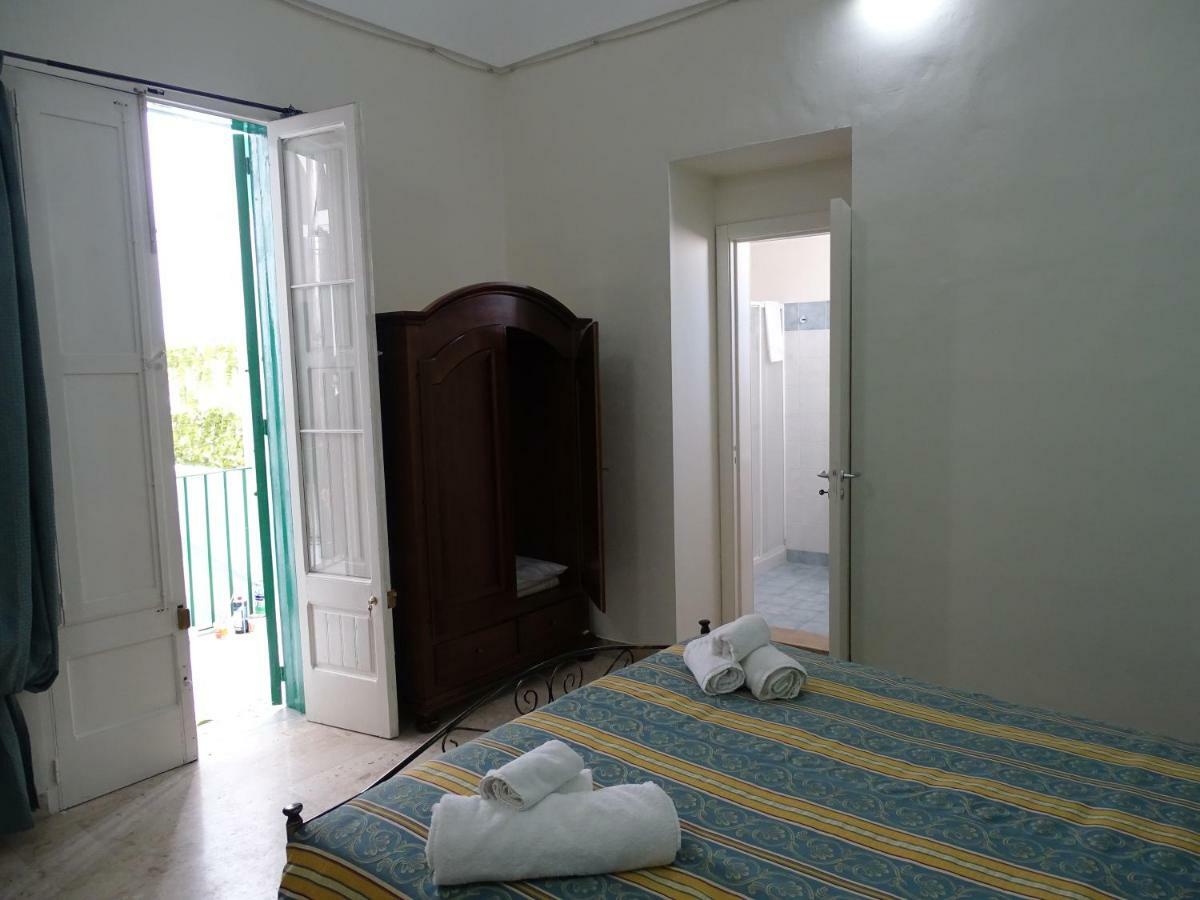 B&B New Antico Palazzo Парабита Экстерьер фото