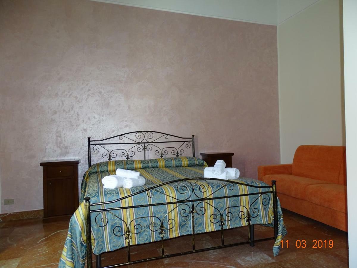 B&B New Antico Palazzo Парабита Экстерьер фото