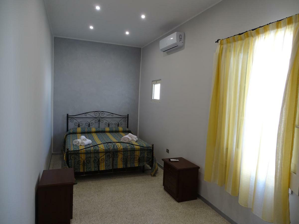 B&B New Antico Palazzo Парабита Экстерьер фото