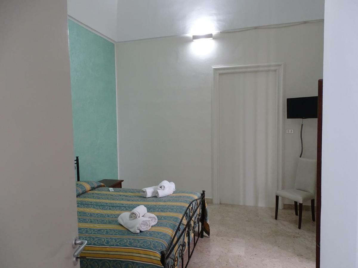 B&B New Antico Palazzo Парабита Экстерьер фото